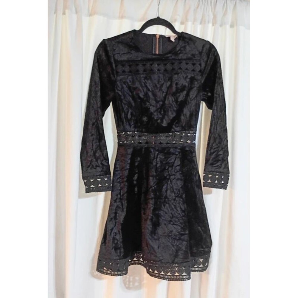 Ted Baker London Lullita Black Velvet Long Sleeve Dress size 0